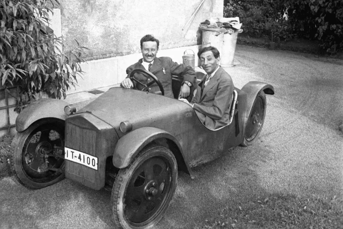 Josef Ganz behind the wheel of the Maikäfer together with Paul Jaray, 1931