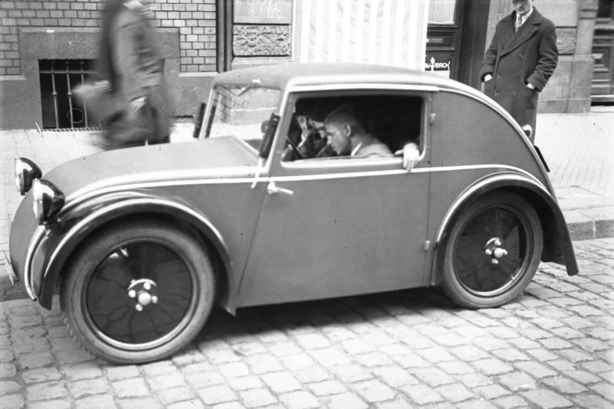 The Standard Superior after its introduction at the IAMA, 1933